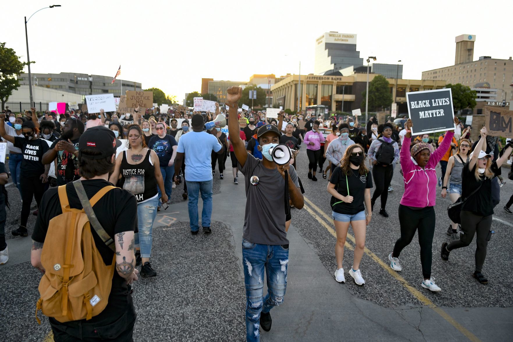 St Louis. demonstrators march in solidarity with Minneapolis protestors